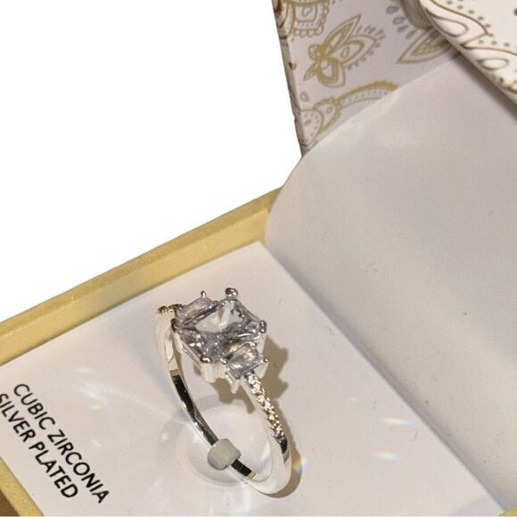 NWT Charter Club Silver-Tone Crystal Triple-Stone Ring size 11 - Picture 3 of 6